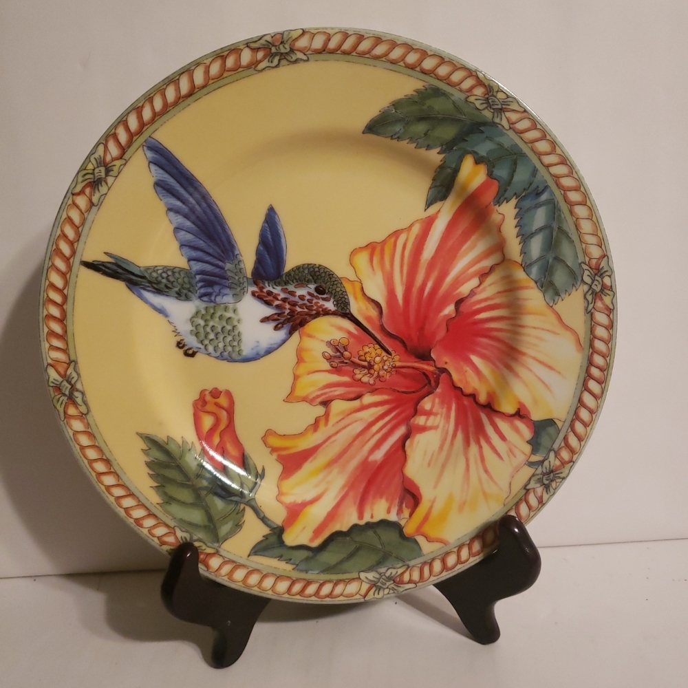 Hummingbird Collection 8 1/4 Inch Collector Plate ~by Siddhia Hutchinson